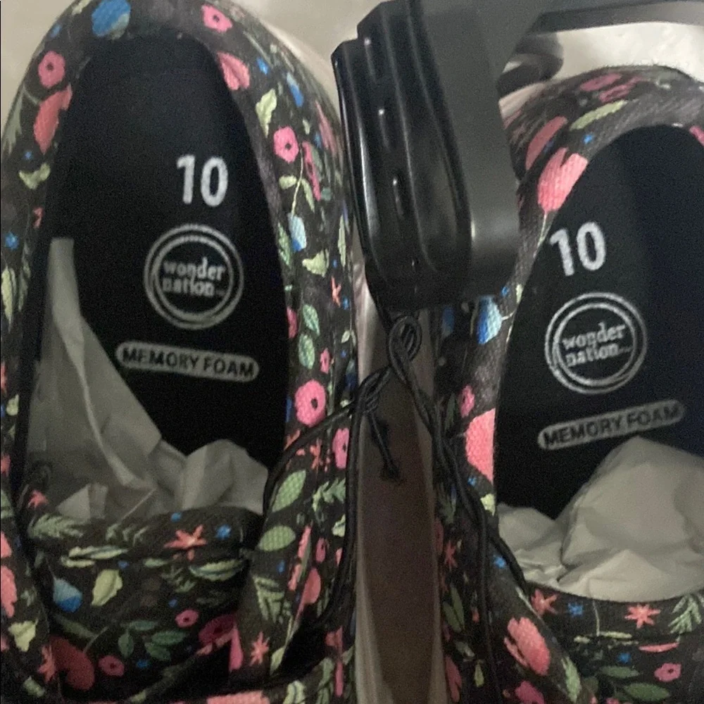 Wonder Nation Kids Sneakers - Black with Floral Print - Picture 3 of 3